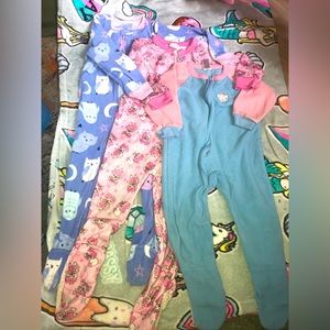 These are  little girls sleeping sacks size 3t in great condition  .